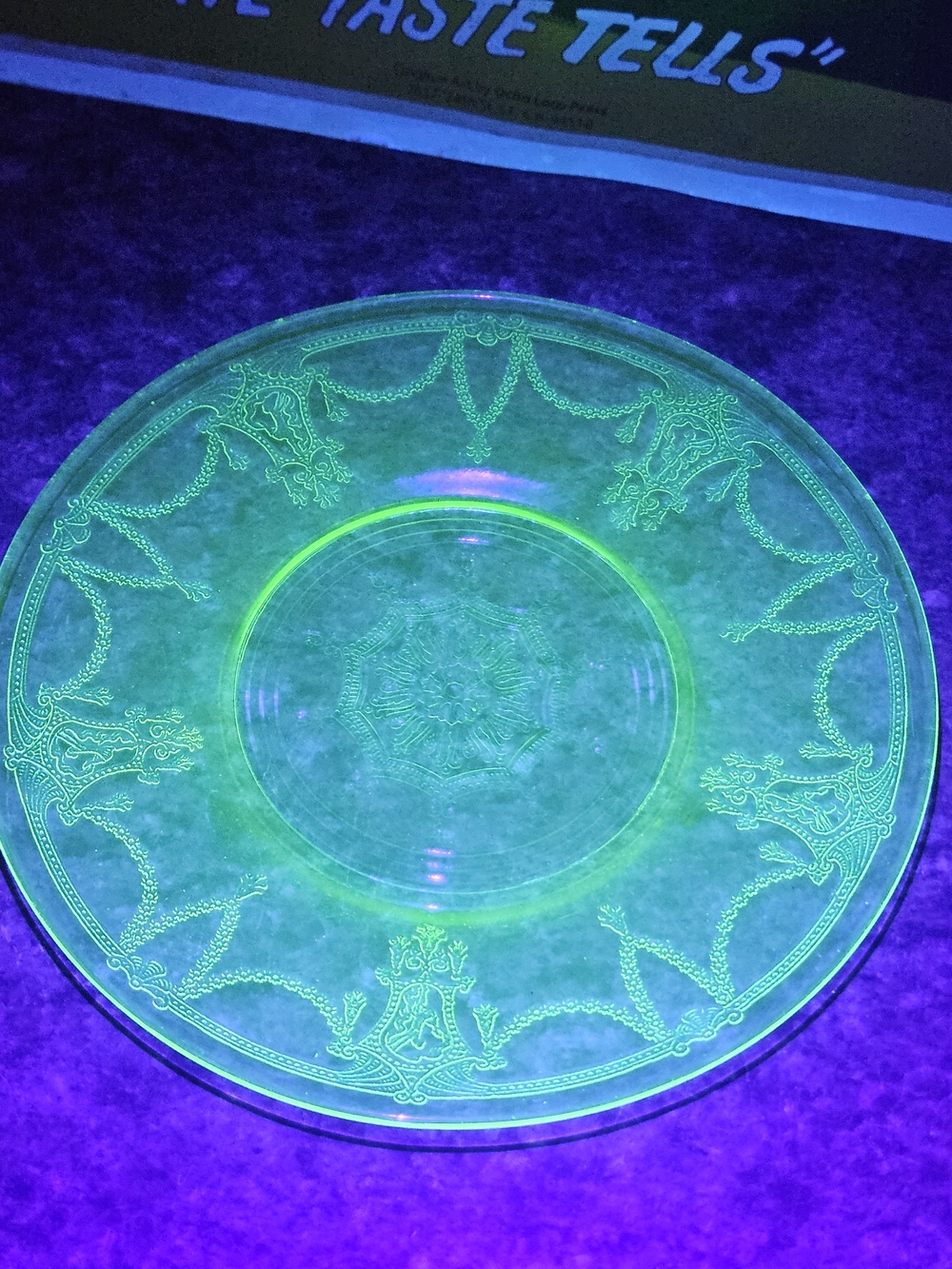 Anchor Hocking Cameo Ballerina 8 1/8" Luncheon Plate in Green Uranium Glass
